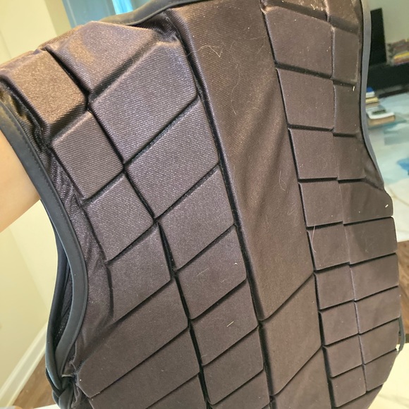 Chan’s Equestrianism Safety Vest - Picture 8 of 8